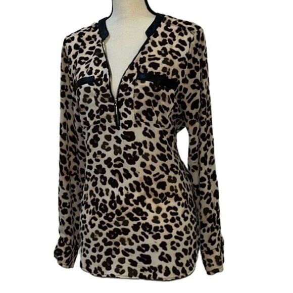 NY&Co Leopard Print Pullover Blouse- Flawed - Picture 3 of 13